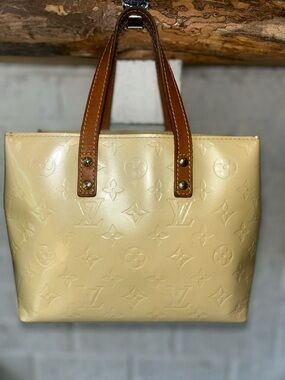 Louis Vuitton Reade PM Yellow Vernis Leather Tote Bag Handbag Authentic